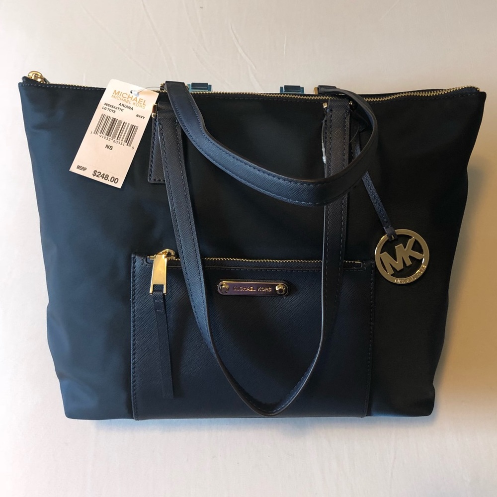 🆕Michael Kors Large Navy ARIANA Tote